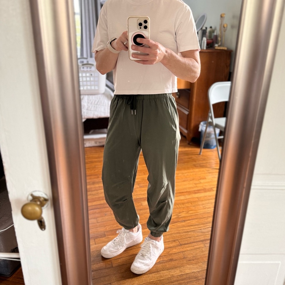 Abercrombie travel joggers, size XS, green color, gently used